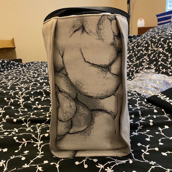 🔴SOLD🔴Authentic RARE New CHANEL Camilla Tote - Picture 6 of 16